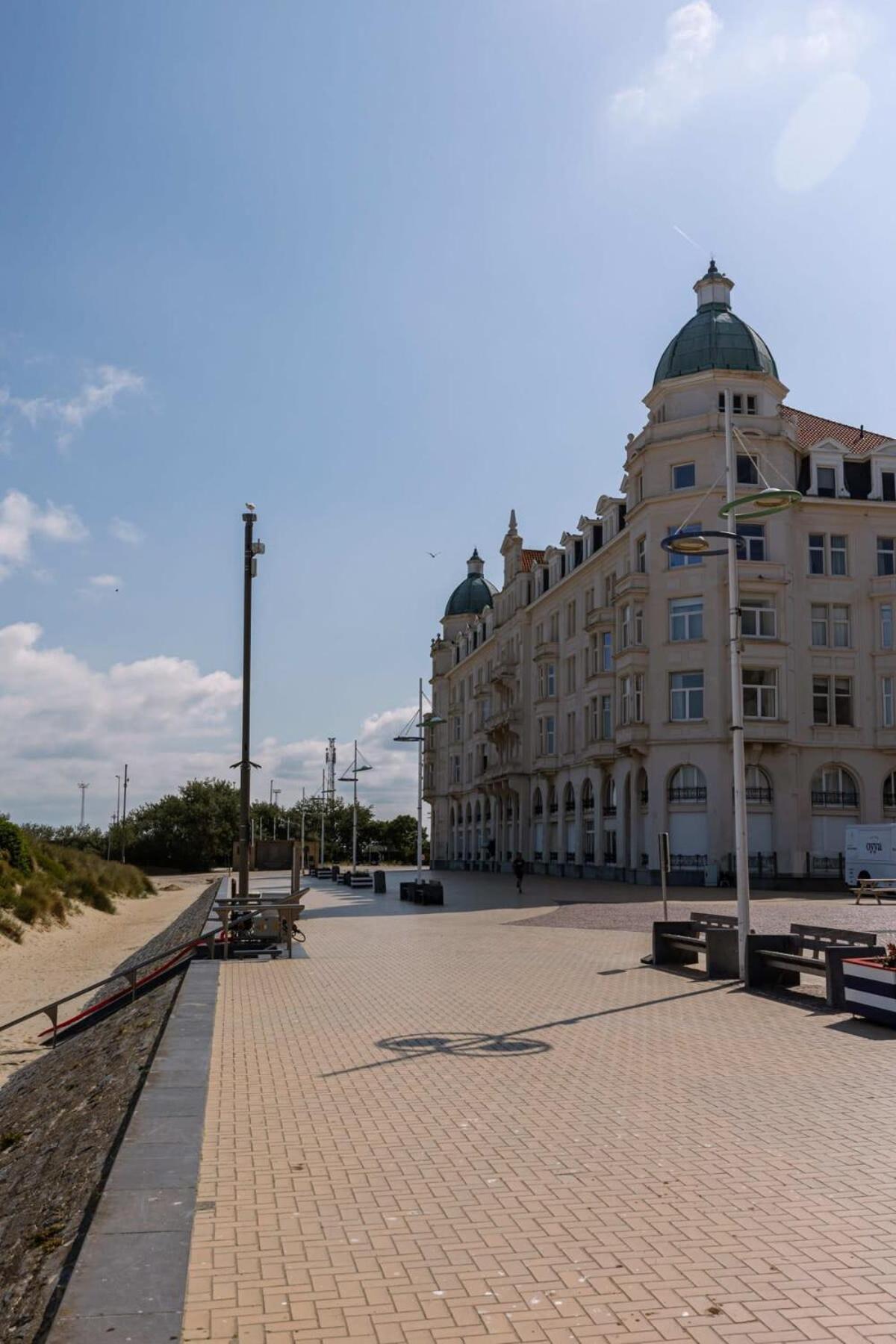 Huswell - Beachfront Apartment In Zeebrugge Экстерьер фото